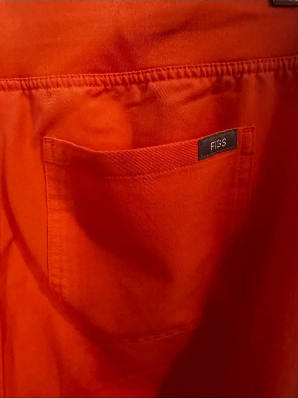 Figs Women’s Scrubs Set, coral Medium - Picture 6 of 7